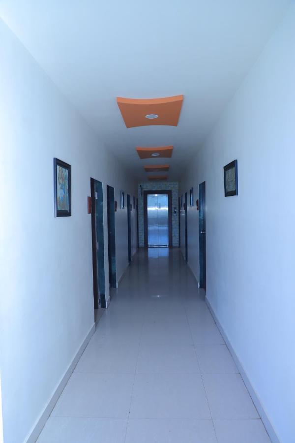 Hotel Dreamlnd Somnāth Buitenkant foto